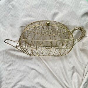 Vintage Teapot Metal Wire Mesh Wall Pocket Holder Basket
